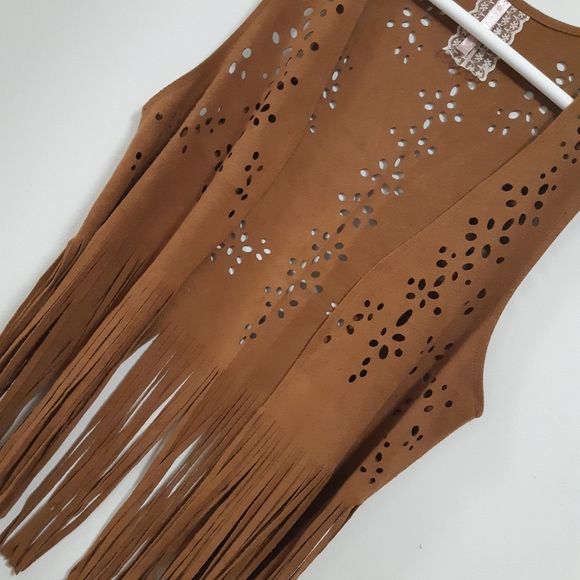 Mauve Fringed Die Cut Vest - Picture 4 of 5